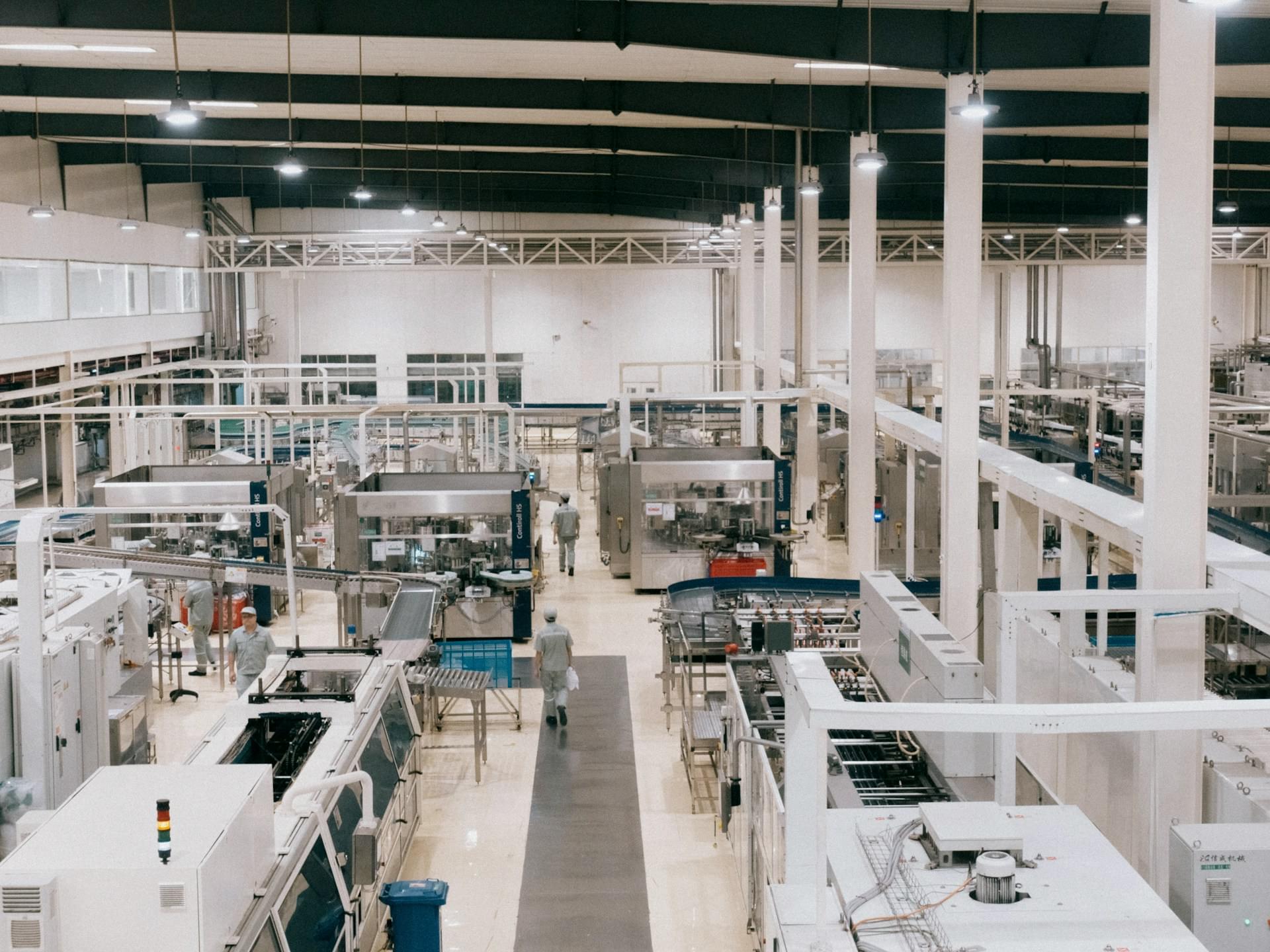 рабочий стол с графиками и идеями